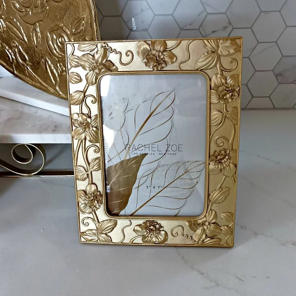 NEW! EXQUISED RAISED FLORAL 5